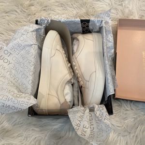 Brand new: Birdies Women’s White Leather Low-Top Casual Sneakers